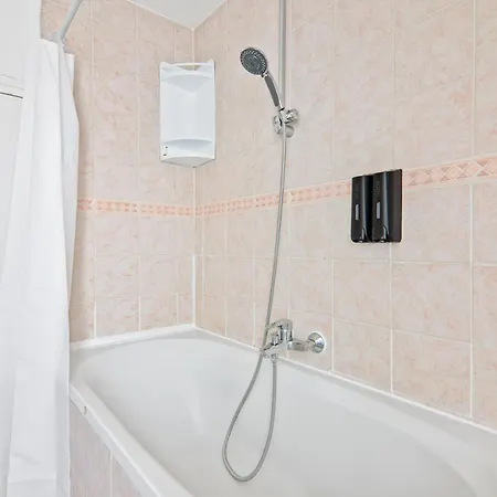 Center Of Luxurious Free Netflix Daire Paris